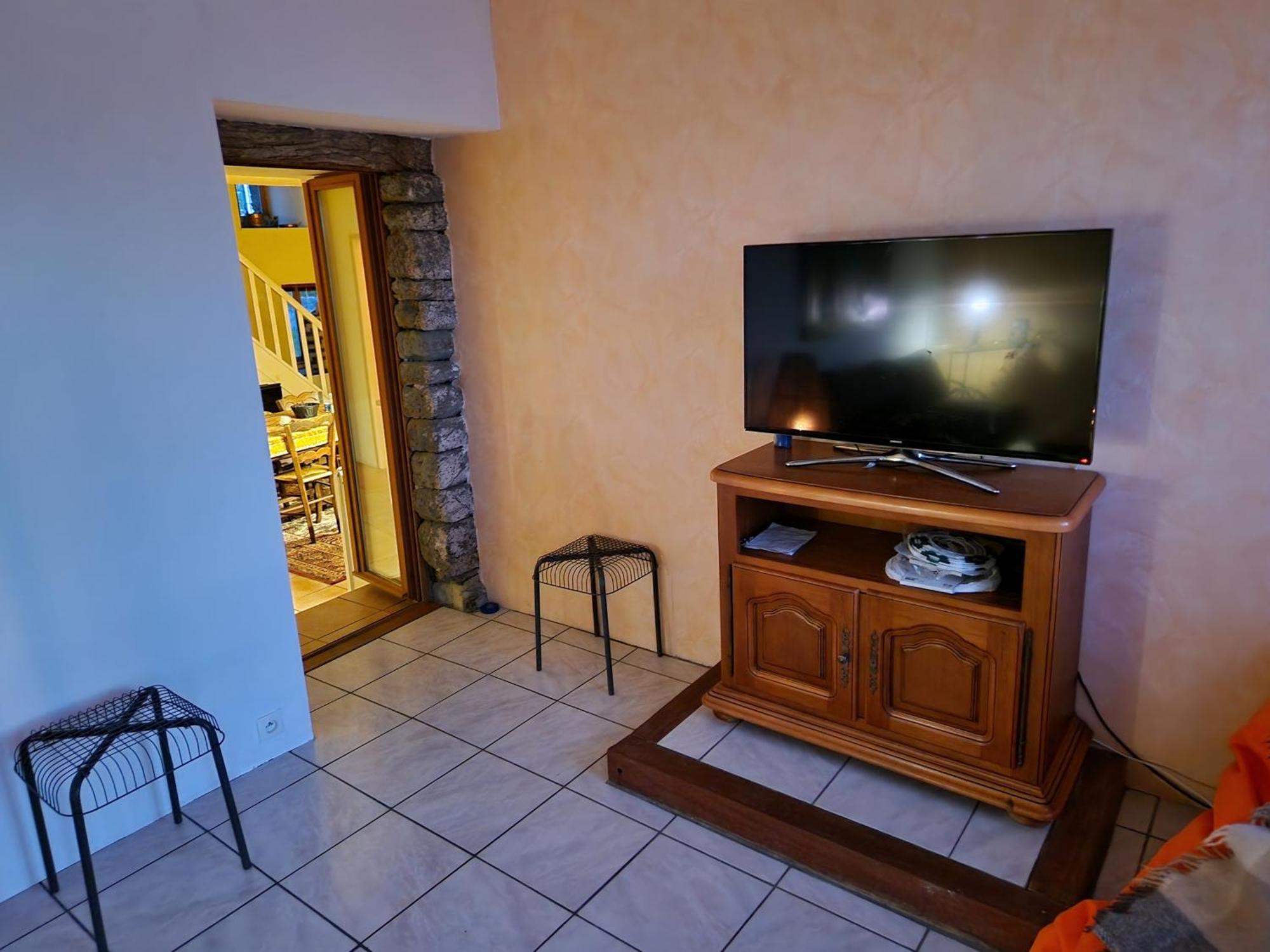 Maison Precey Luaran gambar