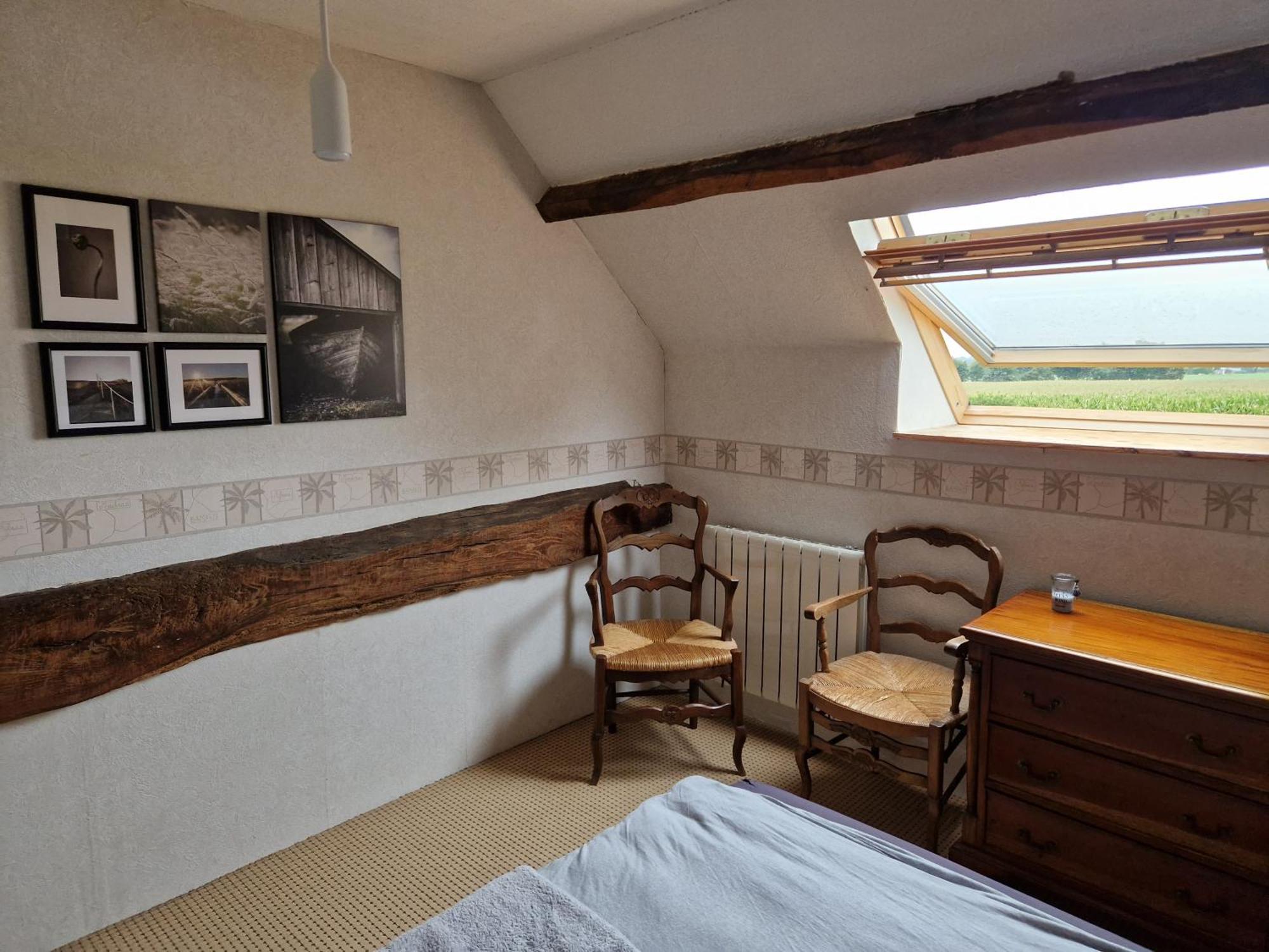 Maison Precey Luaran gambar