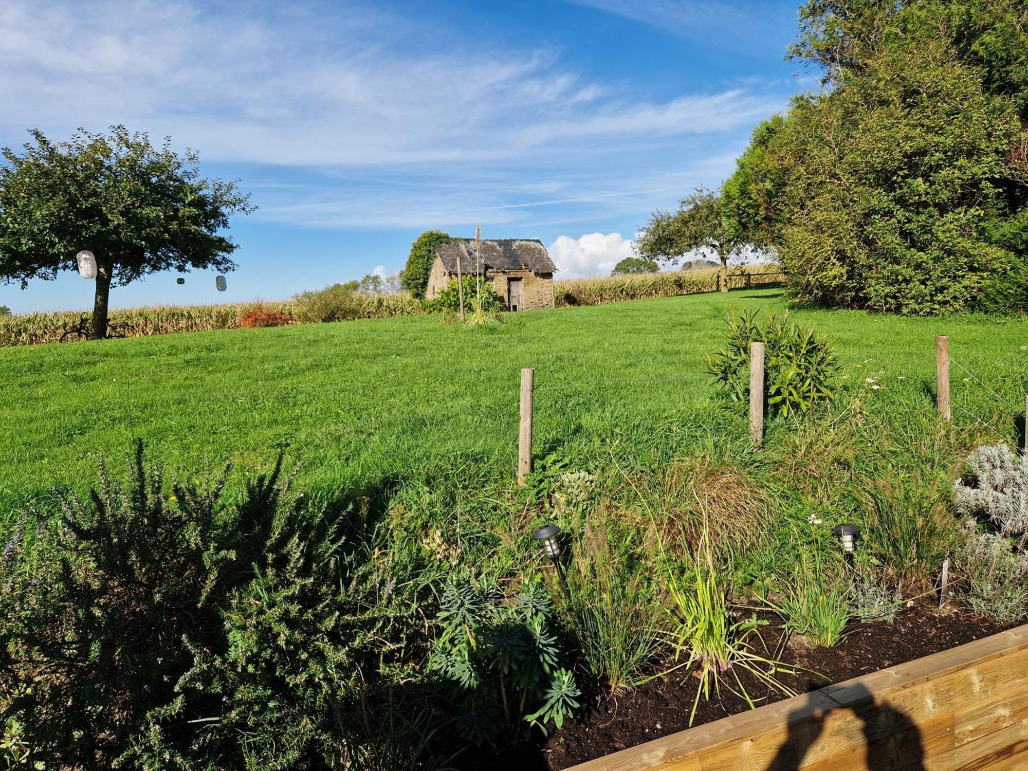Maison Precey Luaran gambar